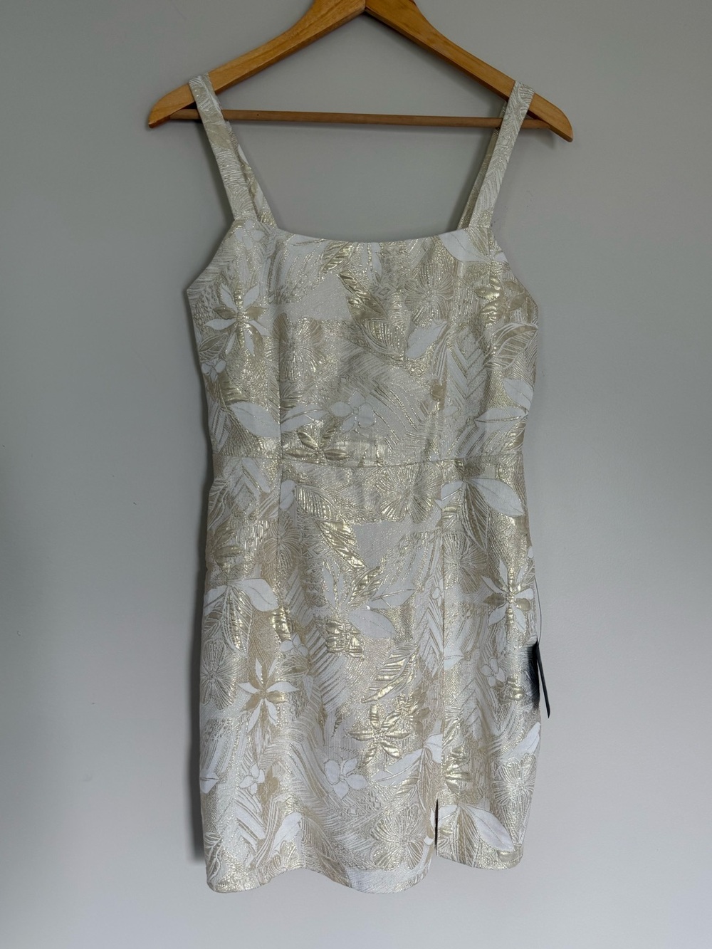 NEW Lulus Shine For Us Cream Metallic
Tropical Jaquard Mini Dress Sz S